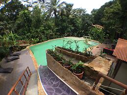 Rana Roja Lodge