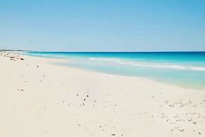 Scarborough & Absolutely Beachfront