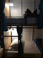 Moov Inn Garden Hostel