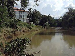 Grindlays Regency Hotel