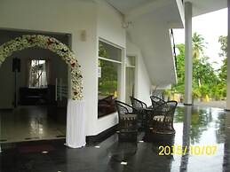 Grindlays Regency Hotel