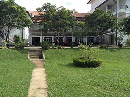 Grindlays Regency Hotel