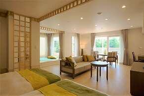 Koyaru-no-sato Doggys Island