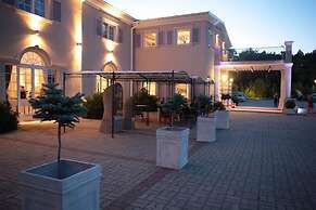 Riviera Resort Modlin Airport
