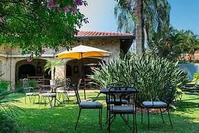 Las Lomas Casa Hotel