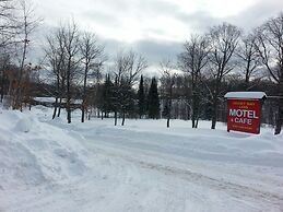 Quiet Bay Inn & Café