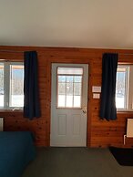 Quiet Bay: Lakeside Escape