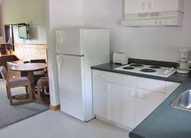 Quiet Bay Inn & Café