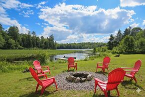 Quiet Bay: Lakeside Escape