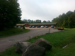 Quiet Bay Inn & Café