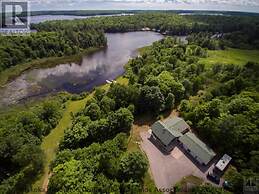 Quiet Bay Inn & Café