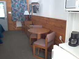 Quiet Bay Inn & Café