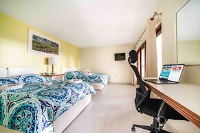 Captain Don's Habitat