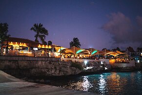 Captain Don's Habitat