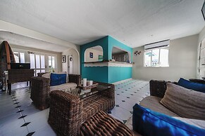 Captain Don's Habitat