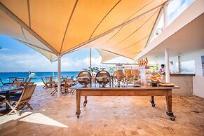 Captain Don's Habitat