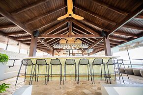 Captain Don's Habitat