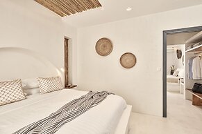 Parian Boutique Hotel