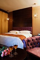 The Riverside Hotel & Motel