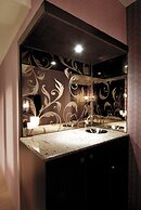 The Riverside Hotel & Motel