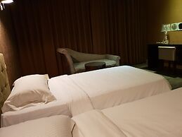 The Riverside Hotel & Motel