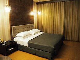 The Riverside Hotel & Motel