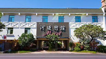 The Riverside Hotel & Motel