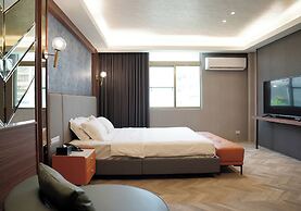 The Riverside Hotel & Motel