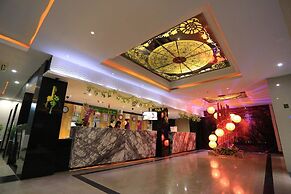 Grand Hawaii Hotel