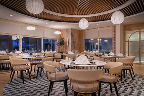 Trendy Palm Beach (Adults Only, 16+)