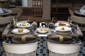 Trendy Palm Beach (Adults Only, 16+)