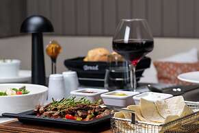 Trendy Palm Beach (Adults Only, 16+)