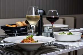 Trendy Palm Beach (Adults Only, 16+)