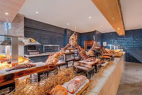 Trendy Palm Beach (Adults Only, 16+)