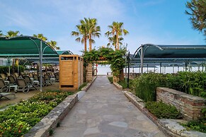 Trendy Palm Beach (Adults Only, 16+)