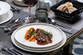 Trendy Palm Beach (Adults Only, 16+)