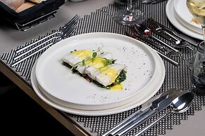 Trendy Palm Beach (Adults Only, 16+)