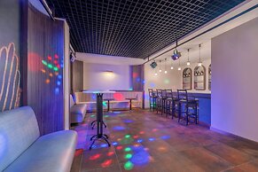 Trendy Palm Beach (Adults Only, 16+)