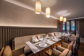 Trendy Palm Beach (Adults Only, 16+)