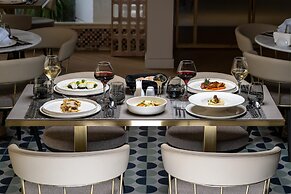 Trendy Palm Beach (Adults Only, 16+)