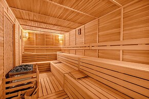 Trendy Palm Beach (Adults Only, 16+)