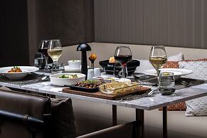 Trendy Palm Beach (Adults Only, 16+)