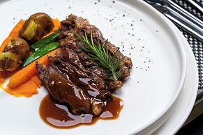 Trendy Palm Beach (Adults Only, 16+)