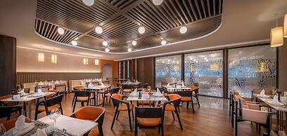 Trendy Palm Beach (Adults Only, 16+)