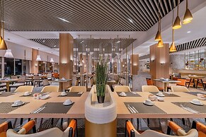 Trendy Palm Beach (Adults Only, 16+)