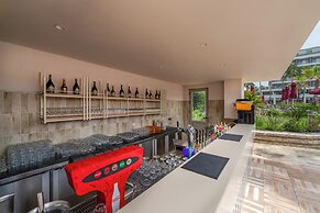 Trendy Palm Beach (Adults Only, 16+)