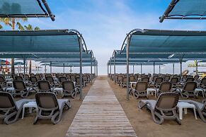 Trendy Palm Beach (Adults Only, 16+)