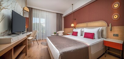 Trendy Palm Beach (Adults Only, 16+)