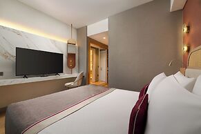 Trendy Palm Beach (Adults Only, 16+)