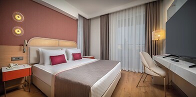 Trendy Palm Beach (Adults Only, 16+)